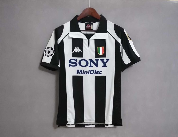 Juventus best sale jersey vintage